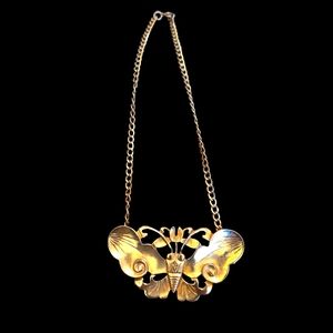 Beautiful signed Smithsonian Institute Alva Museum vintage moth replica necklace